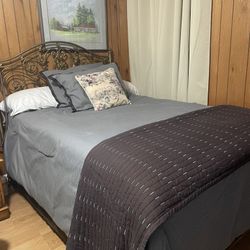 Full Bed w Mattress ( Bought for $3000.00)