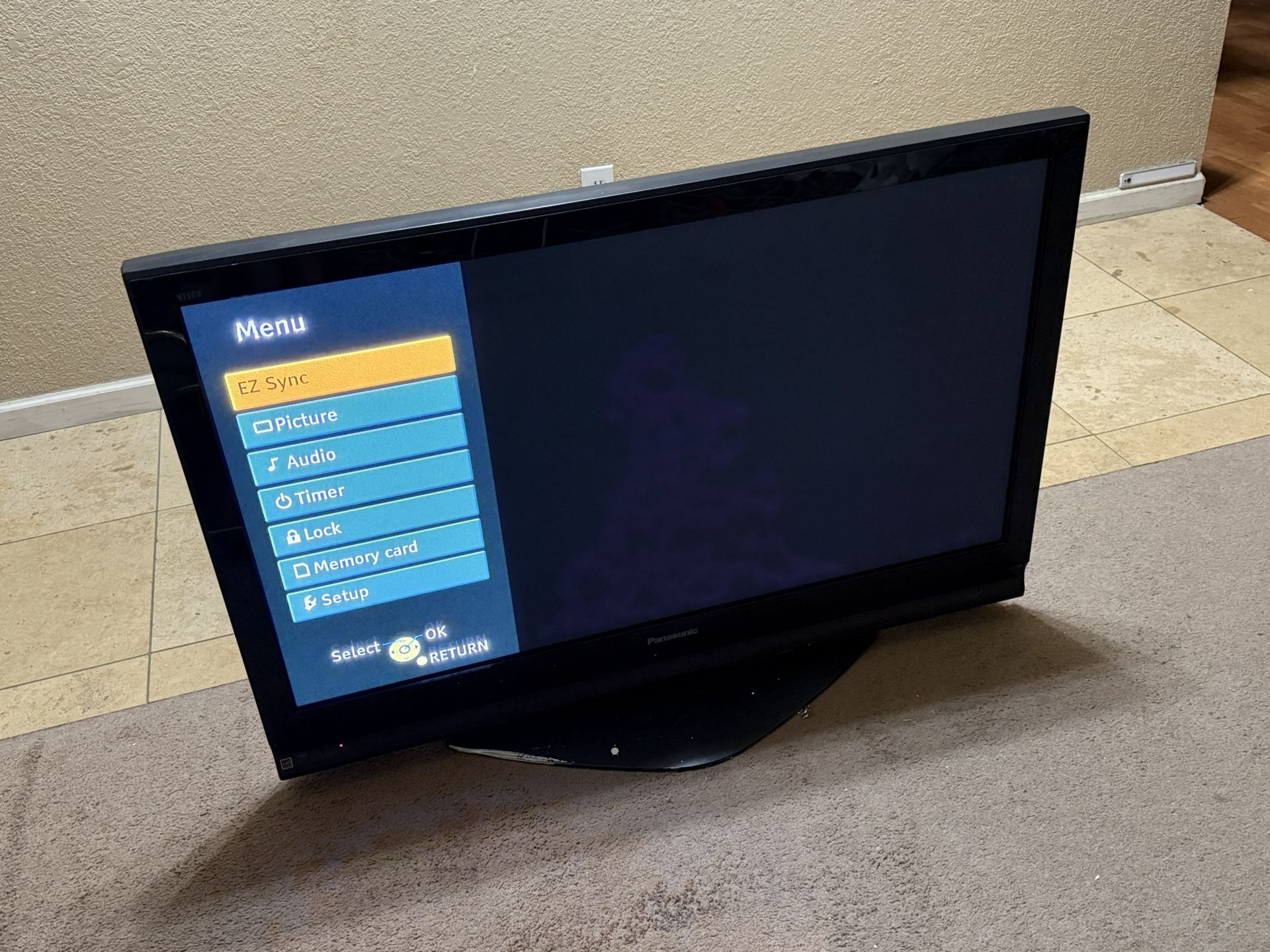 50” Panasonic Viera 50PX75U Plasma TV w/Remote