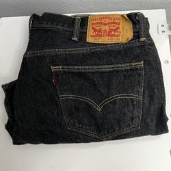 Men Levi  501 Jeans Size 42