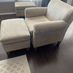 Comfy Oversized Armchairs With Ottoman 