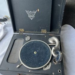 Antique Victrola Record Player