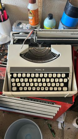 ROYAL mercury Typewriter 1969 Used Working
