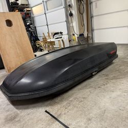 Yakima Skybox 16 Carbonite Roof Cargo box
