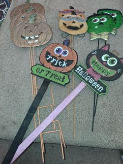 Yard Stakes Lot $10.