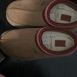 Ugh Slippers Platform  Size 6 Women