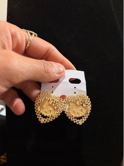 Hello kitty heart earrings