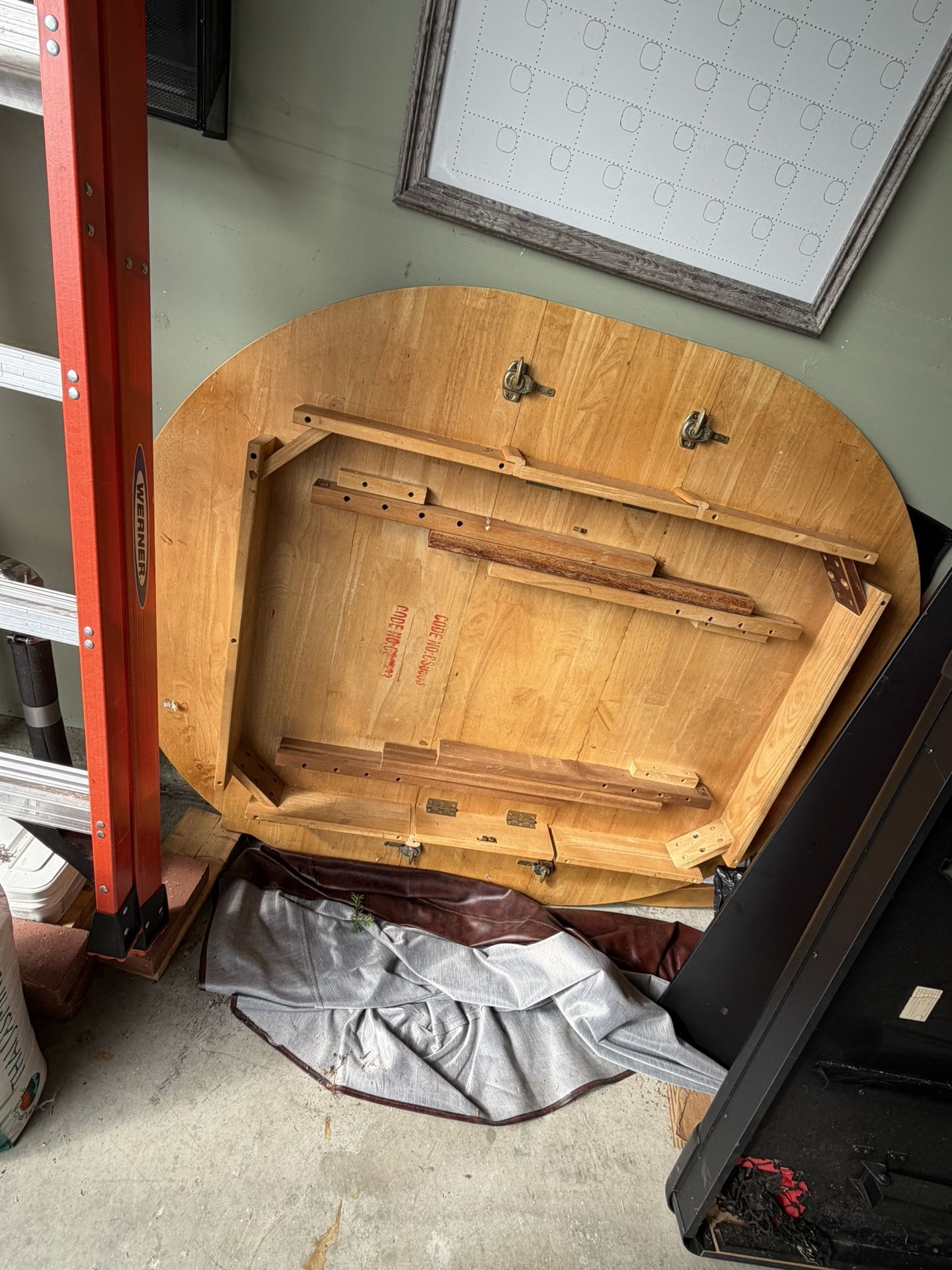 Free Dining Table