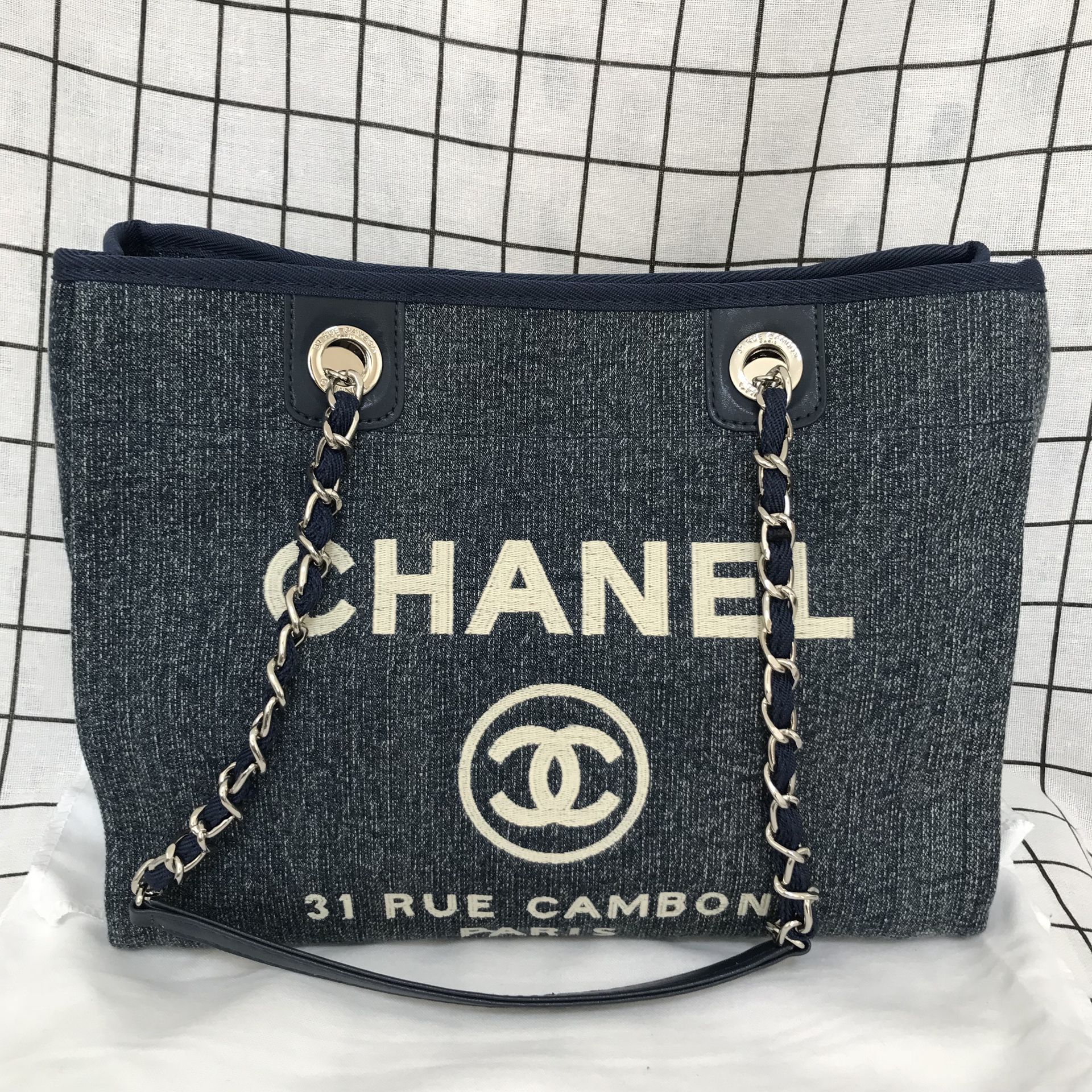 New 𝐂𝐡𝐚𝐧𝐞𝐥🌈™ Bag