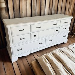 *Refinished* 7-Drawer Chest of Drawers / By Yours Truly