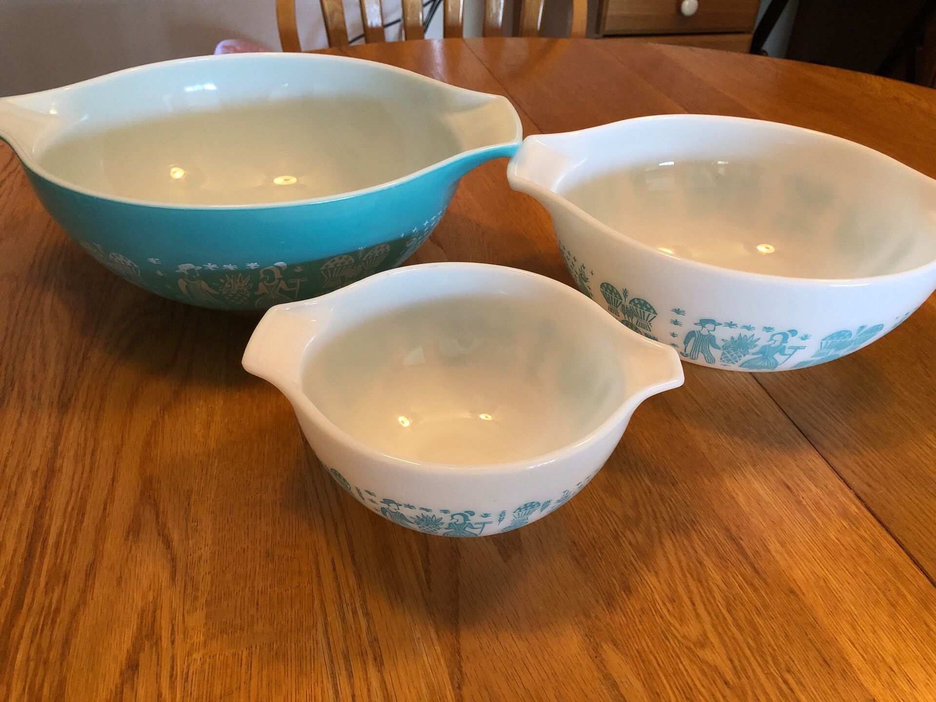 Amish Butterprint-Vintage Pyrex Bowls- Set of 3!!!