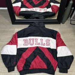 Vintage 1990s Chicago Bulls Pro Player Zip Up Windbreaker Jacket 