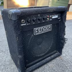Bass Amp - Fender Rumble 15  