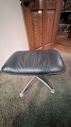 Leather footrest