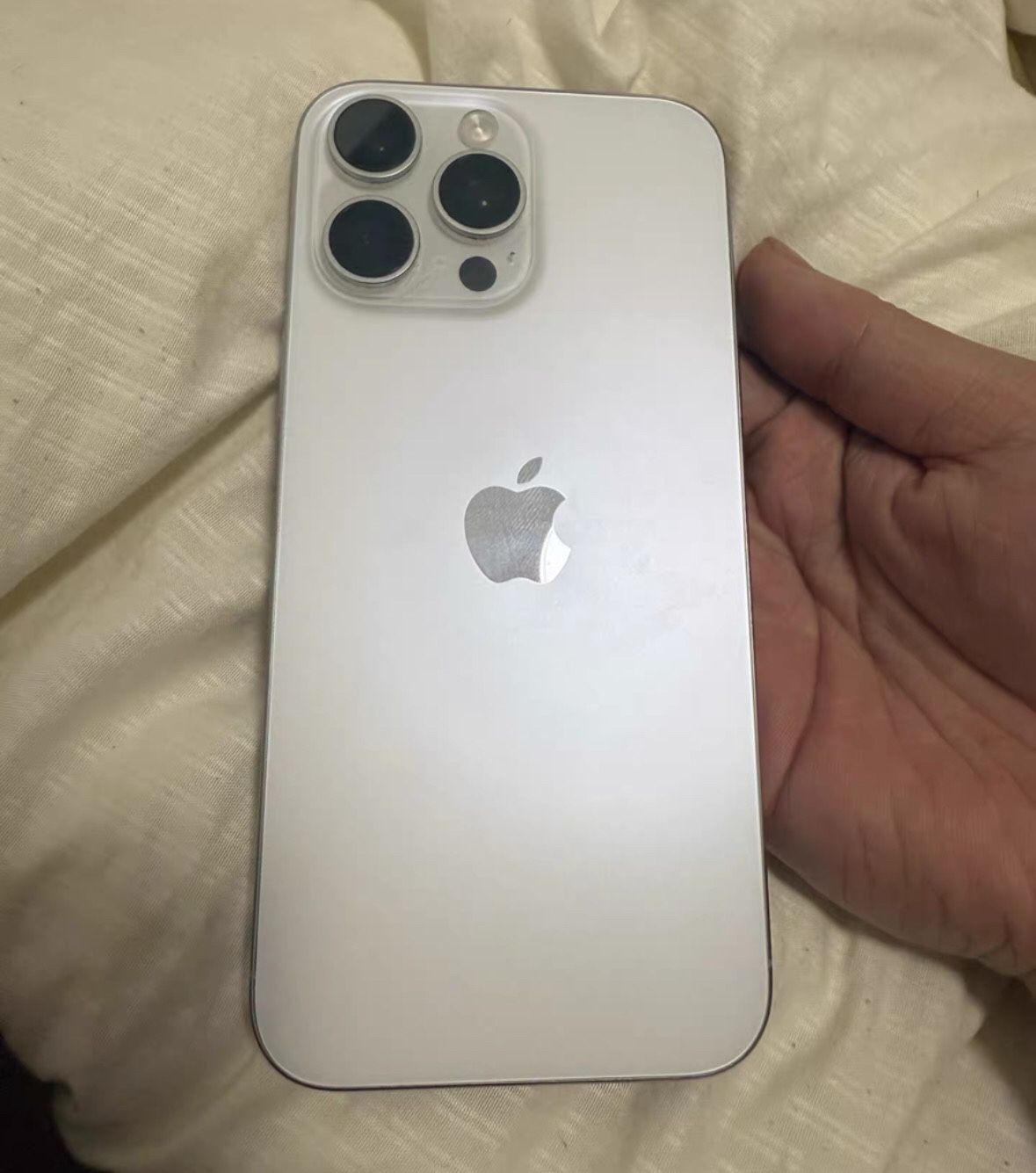 Apple iphone16pro max 1TB