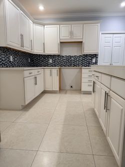 FSBO Available Today! HUGE CABINETS & DRAWERS, Uppers & Lowers. All wood, white, EXC First come!