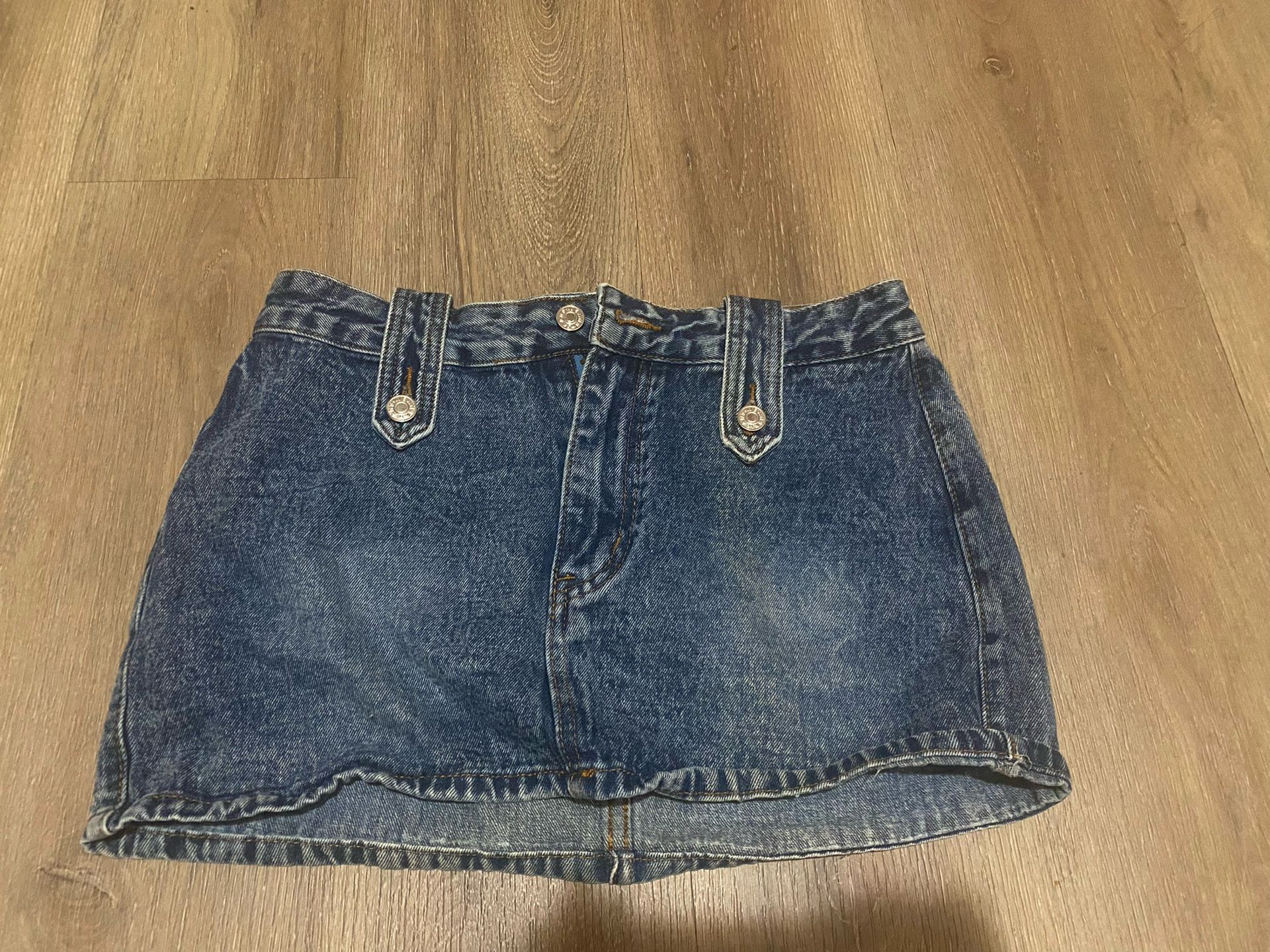 Low rise denim skirt