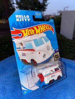 Hot Wheels Hello Kitty Kool Kombi