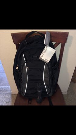 Brand New— Back to school —17” Backpack Computer Laptop MacBook Pro iPad iPhone Apple