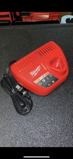 Milwaukee M12 Charger