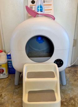 Self-Cleaning Litter Box