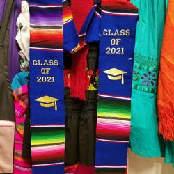 Hermosas Sotanas De Graduacion Diferentes Colores 2001