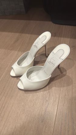 Louboutin Me Dolly 100mm mules (100% Authentic)