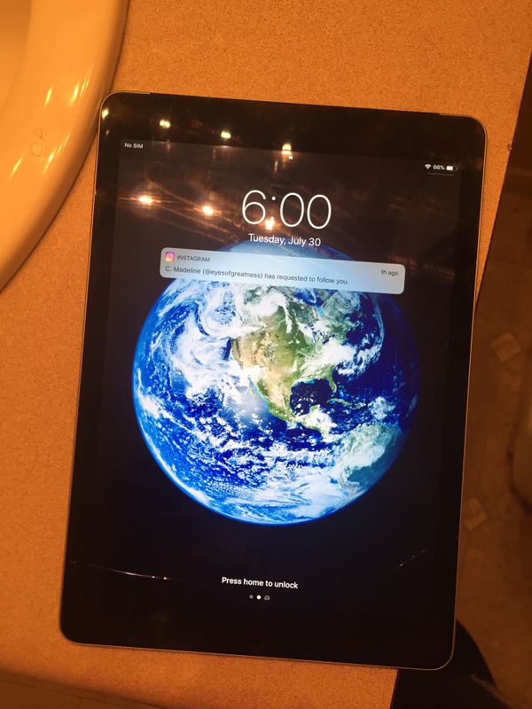 iPad Air 12 200 OBO for Sale in Knoxville, TN OfferUp