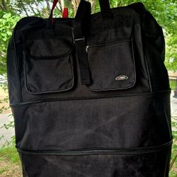 ~ New Hipack Travelware Bag on wheels