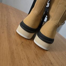 Sorel  Waterproof Cinnamon Color Size 8 