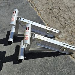 Werner Model 10-14-02 Ladder Jacks (2)