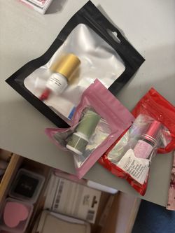Lash Glues 