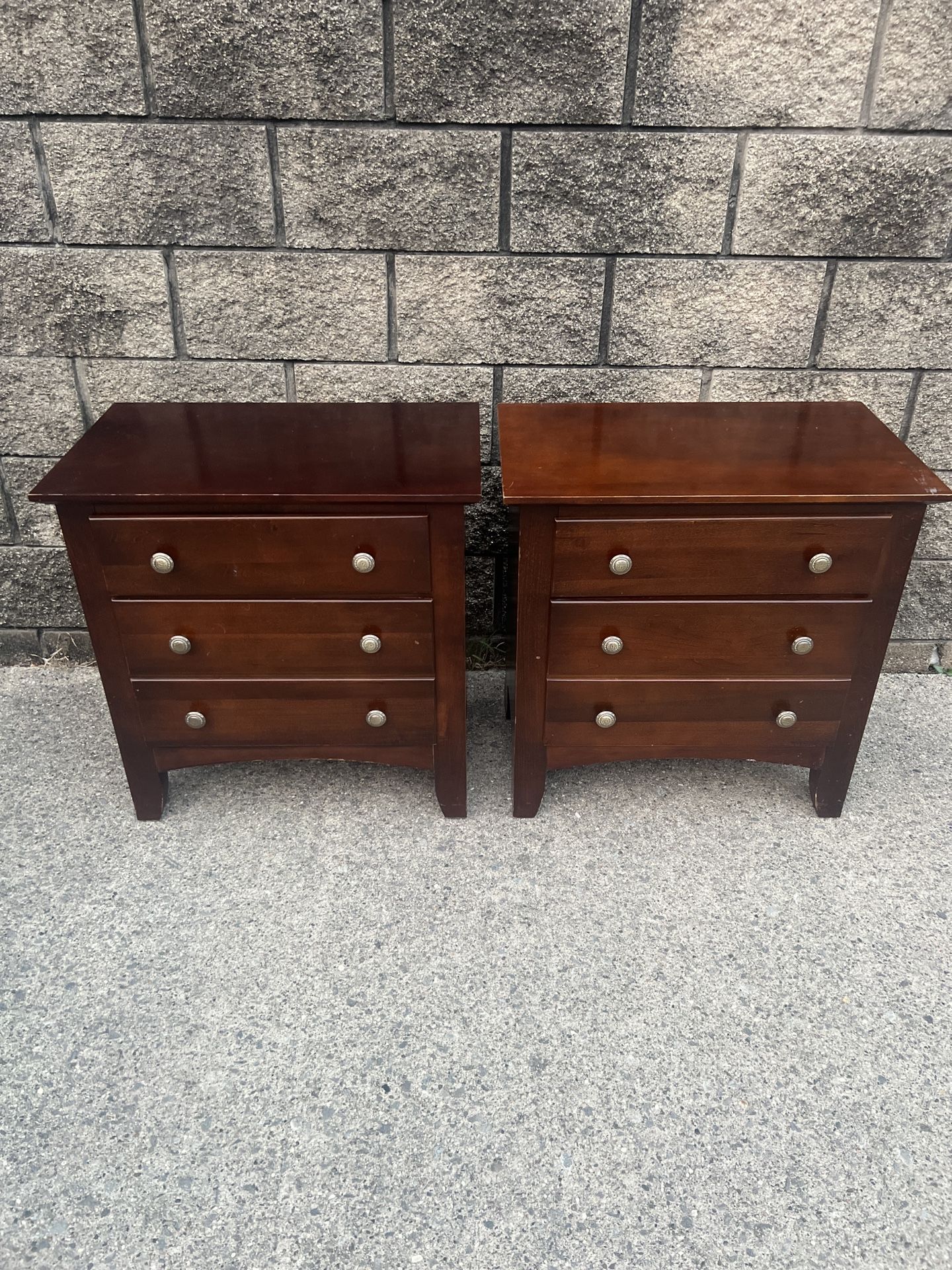 Vaughn Bassett matching nightstands