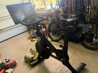 2022 Peloton Bike Plus Excellent Condition - Chesapeake, VA