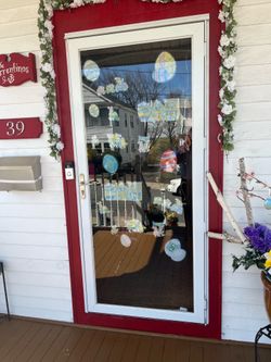 Aluminum storm doors