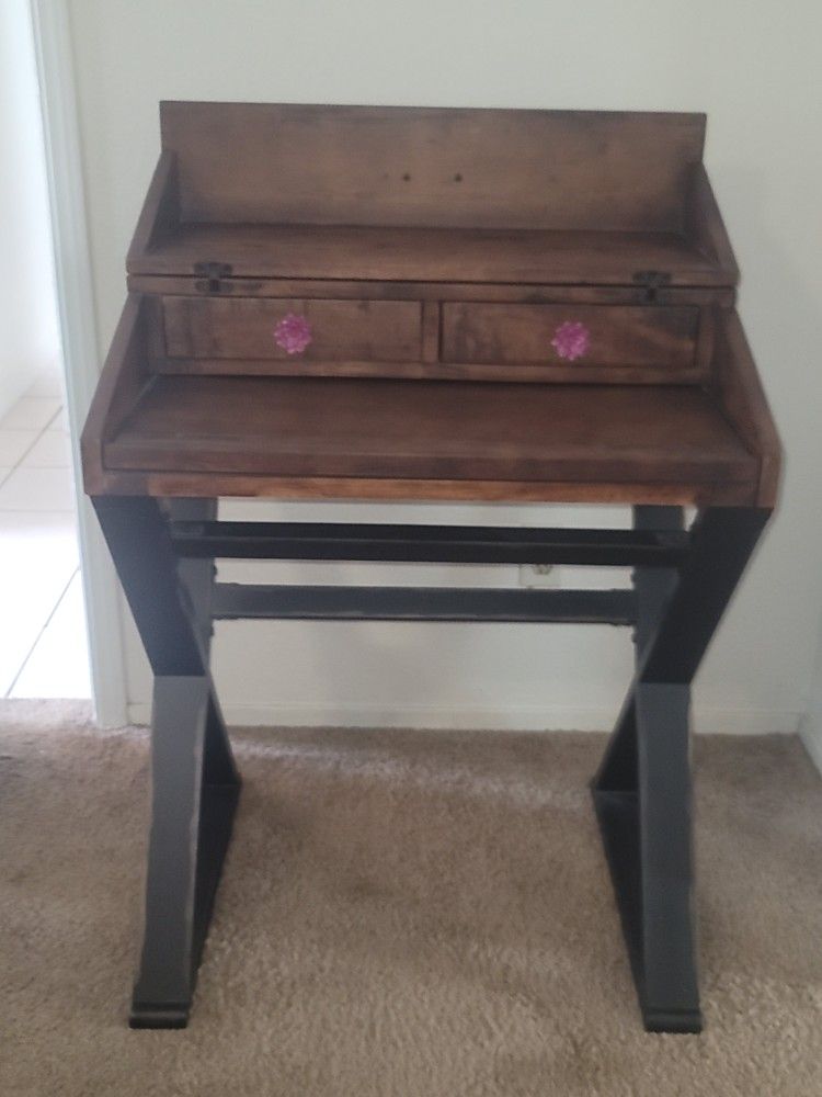 Secretary Desk In Excellent Condition