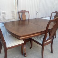 Dinning Table 6  Chairs.  68X44