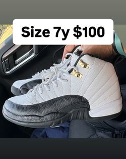Jordan 12s taxi size 7y