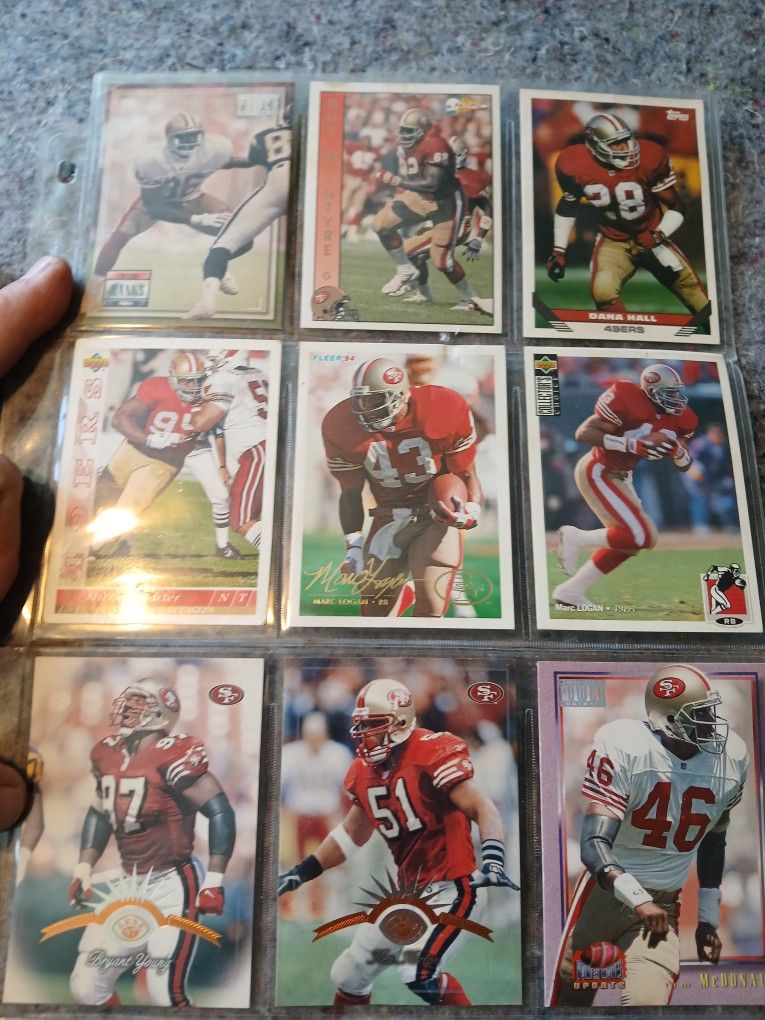 NFL San Francisco 49ers 10 Card Lot Includes Joe Montana Golden Joe Card
This product is a lot of 10 NFL trading cards featuring players from the S
