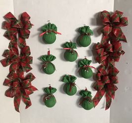 Christmas ornaments and bows set 6