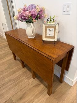 Ethan Allen  Gateleg Dining Table