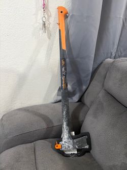 Fiskars Full Tang Axe used