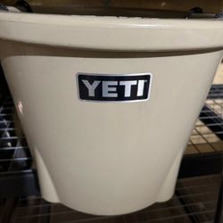 YETI Tank 45 Cooler - Desert Tan
