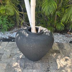 Large Modern Outdoor Planter Urn – Luxury Garden / Patio Decor