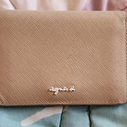 Agnes B. WALLET