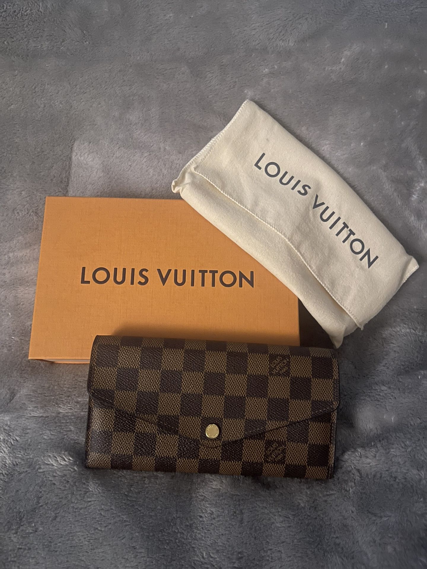 Louis Vuitton Sarah Wallet