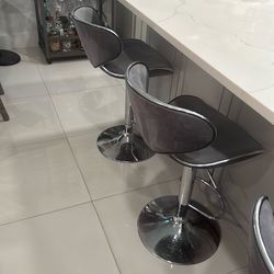 4 bars stools