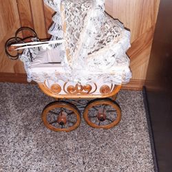 Vintage Wicker/lace Doll Buggy