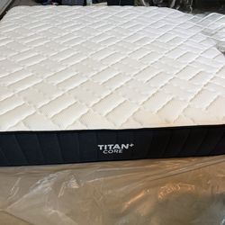 Brooklyn Bedding, Titan Plus Core, King.