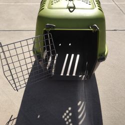Portable Dog Carrier / Crate