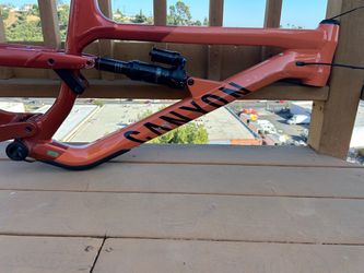 2022 Canyon Spectral AL 6 Size L